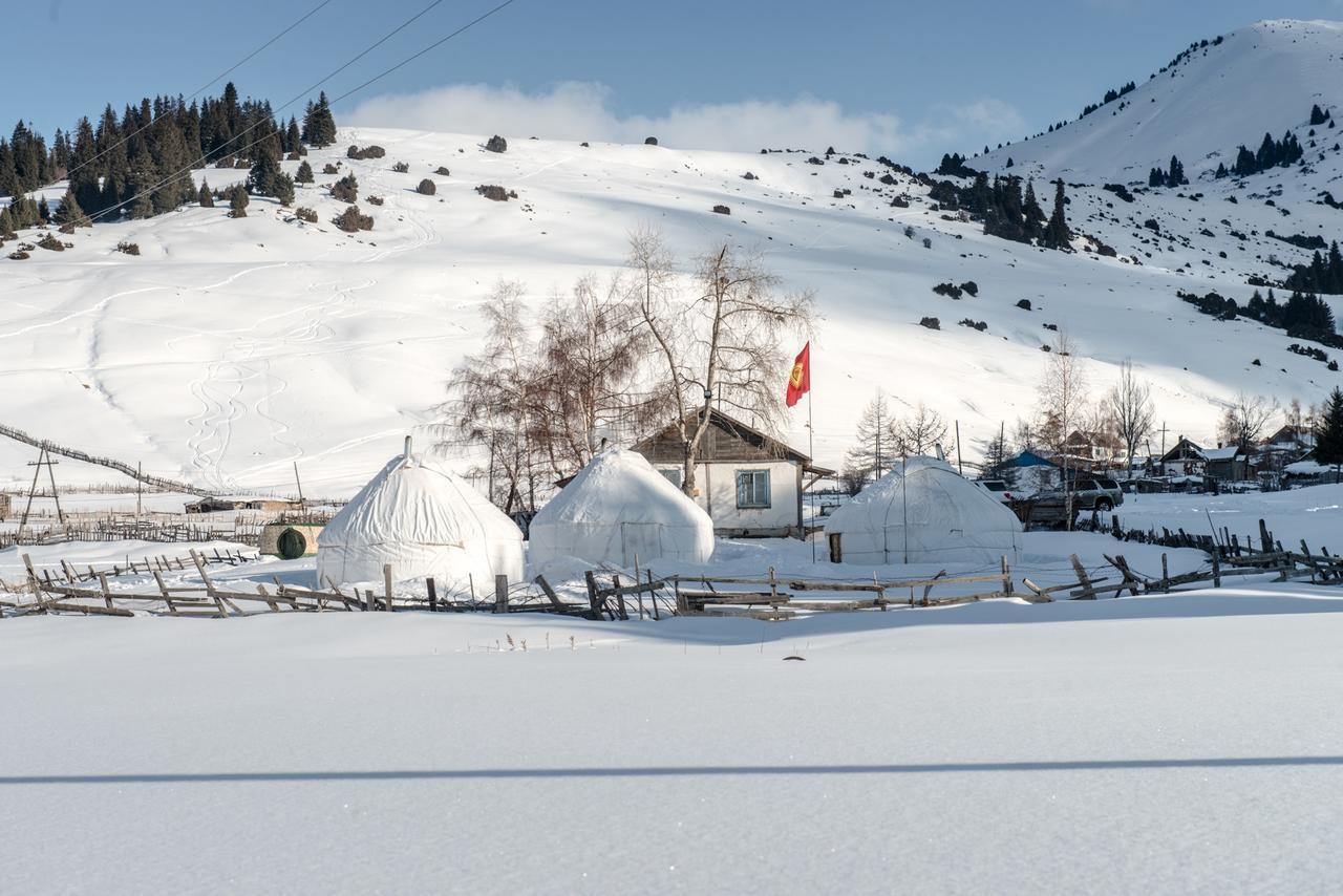 Jyrgalan Yurt Lodge Exterior photo